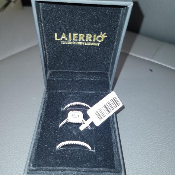 Gave $180 for it, would like to get some money back. Comes with tags. - Picture 3 of 6